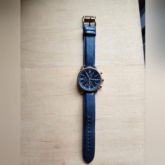 Fossil Rhett Chronographic Watch in Navy Blue and Rose Gold details - Picture 3 of 7